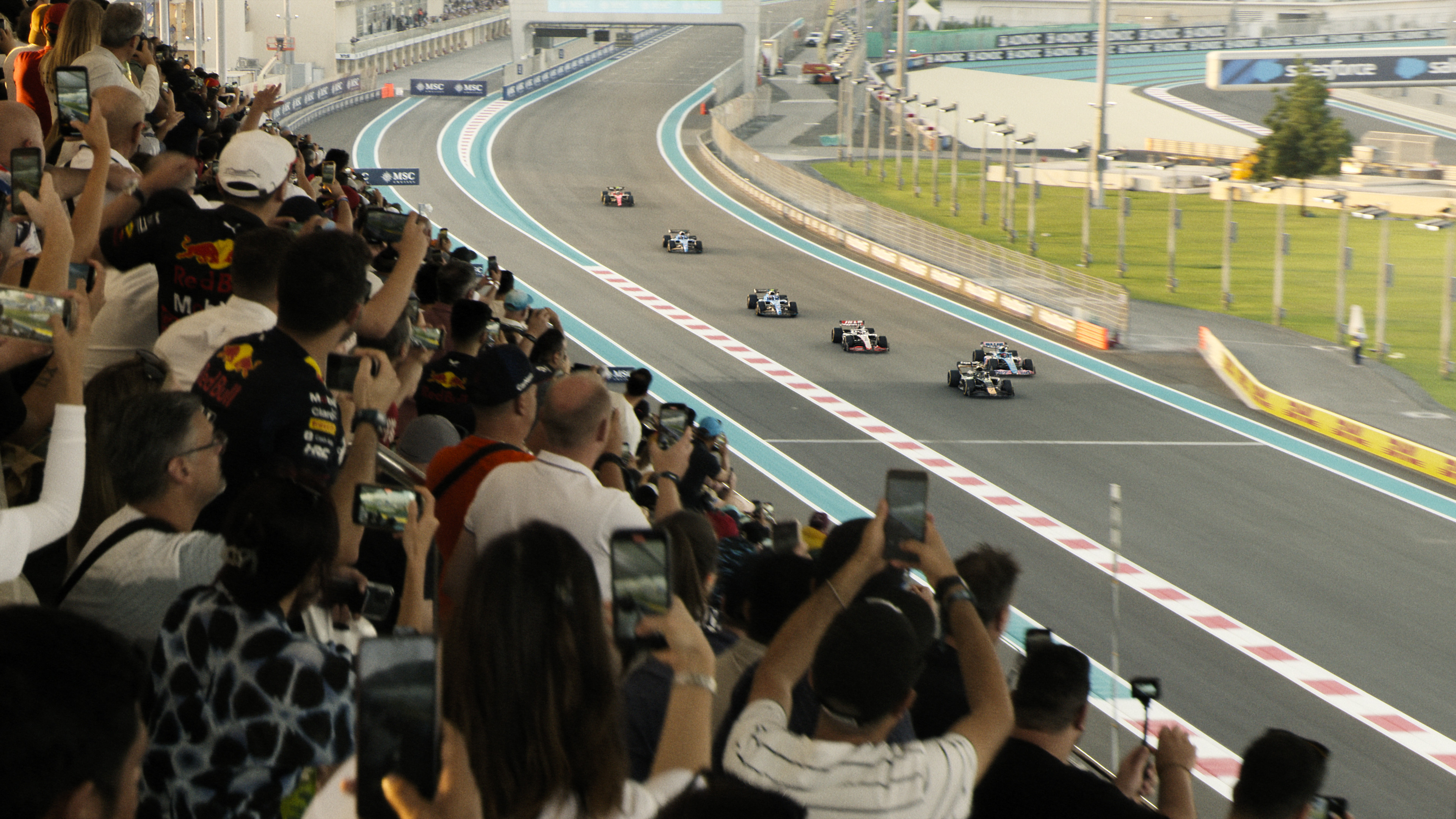 F1, still 5